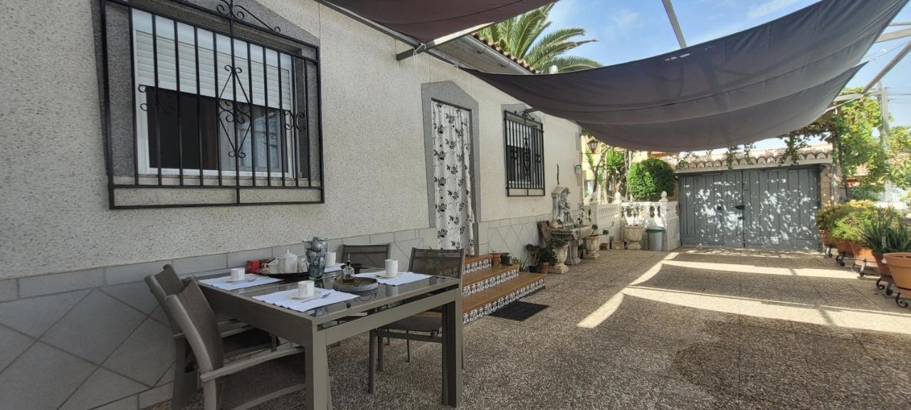 Casita De Invitados En Otura Exterior foto