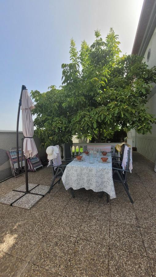 Casita De Invitados En Otura Exterior foto